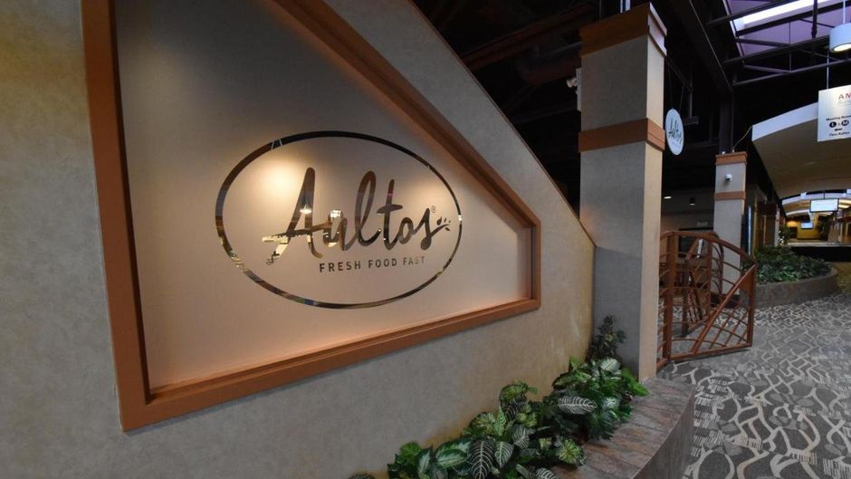 Canad Inns Polo Park Lobby