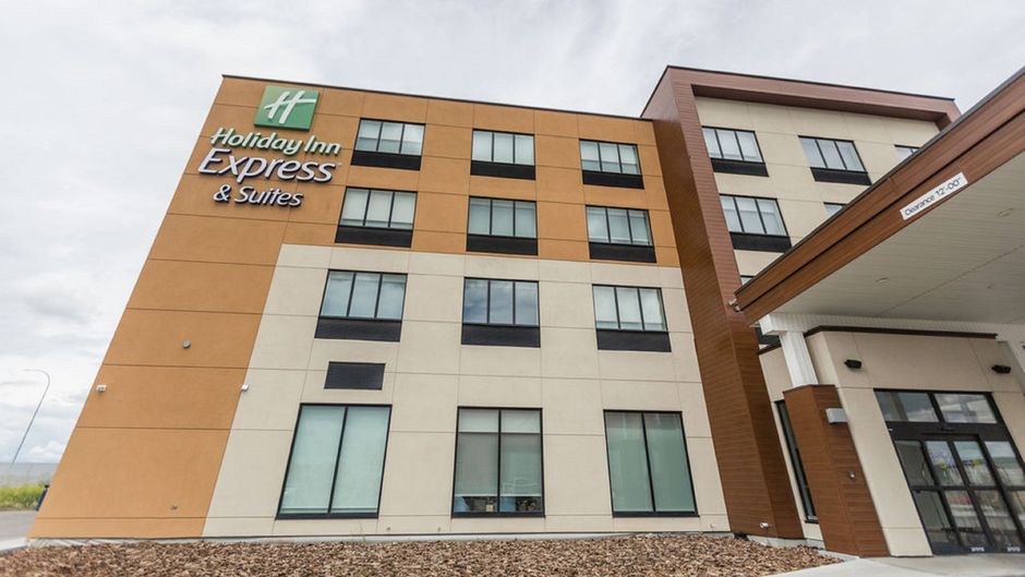 Holiday Inn Express & Suites Edmonton N Exterior