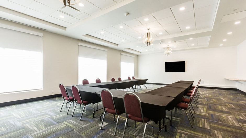 Holiday Inn Express & Suites Edmonton N Meeting