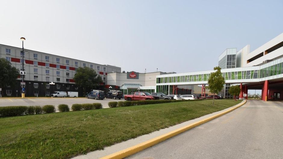 Canad Inns Club Regent Casino Hotel Exterior