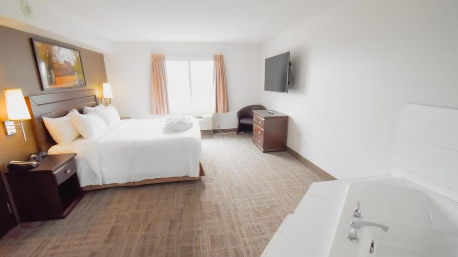 Canad Inns Club Regent Casino Hotel Room