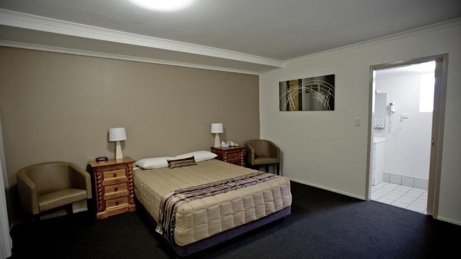 Centre Point Motor Inn Room