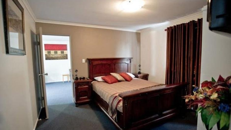 Centre Point Motor Inn Room