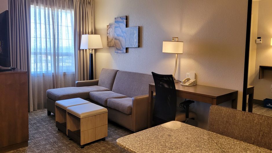 Staybridge Suites Calgary Airport Suite
