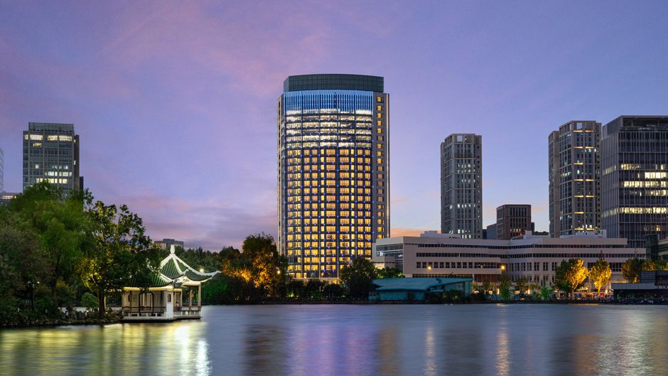 HUALUXE Changfeng Park Exterior