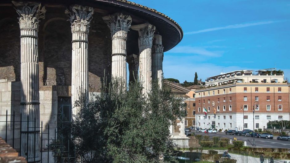 Fortyseven Hotel Rome Exterior