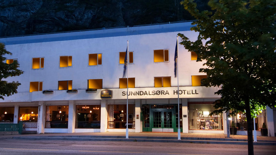 Sunndalsora Hotell Exterior