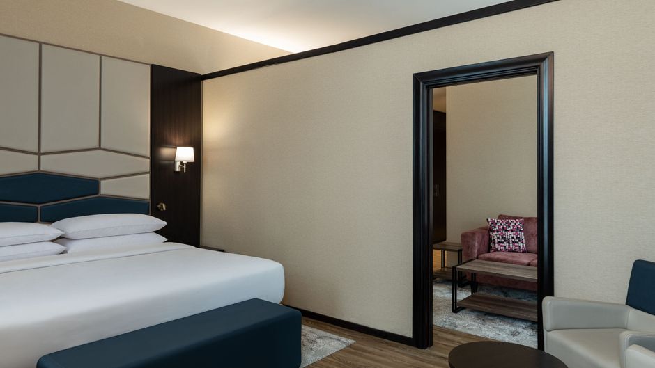 Four Points by Sheraton Production City Suite
