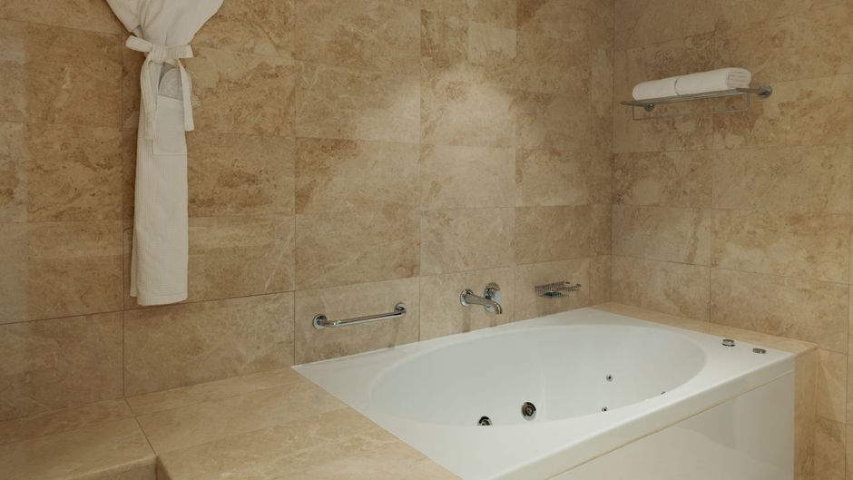 Four Points by Sheraton Production City Suite