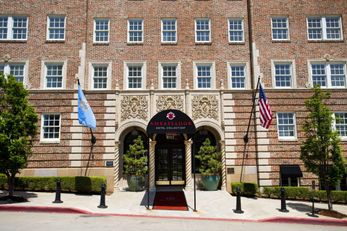 Ambassador Hotel Tulsa, Autograph Coll