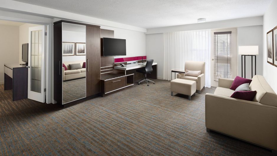 Delta Hotels By Marriott Calgary South Room