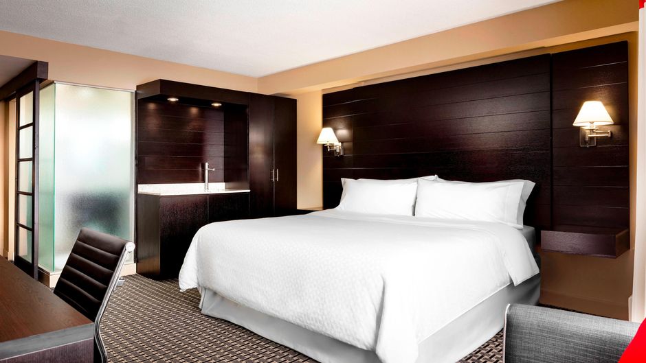 Four Points Mississauga Meadowvale Room