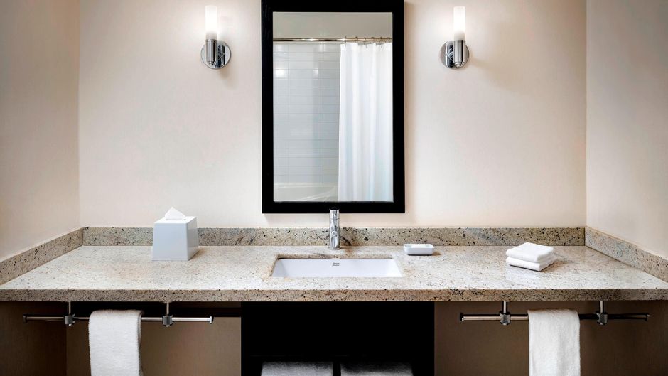 Four Points Mississauga Meadowvale Room