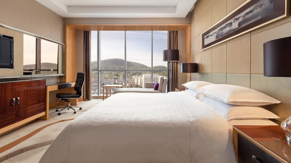 Sheraton Zhenjiang Hotel Room