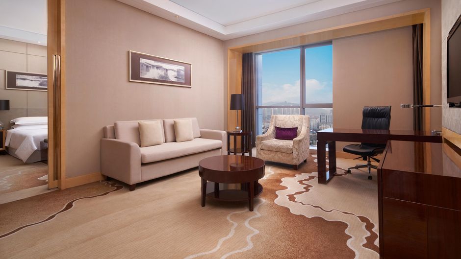 Sheraton Zhenjiang Hotel Suite