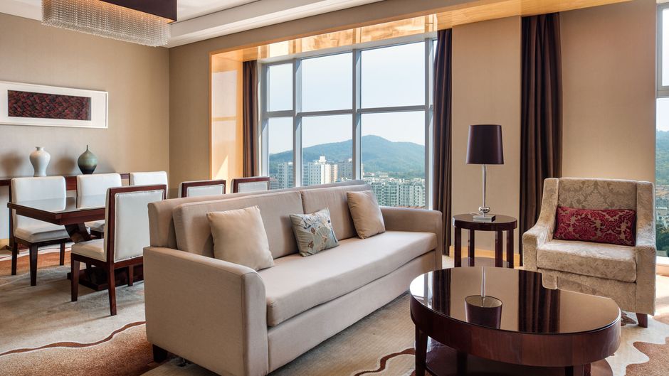 Sheraton Zhenjiang Hotel Suite