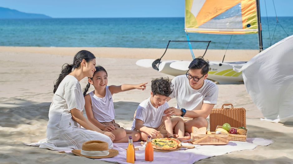 Sheraton Grand Danang Resort Beach