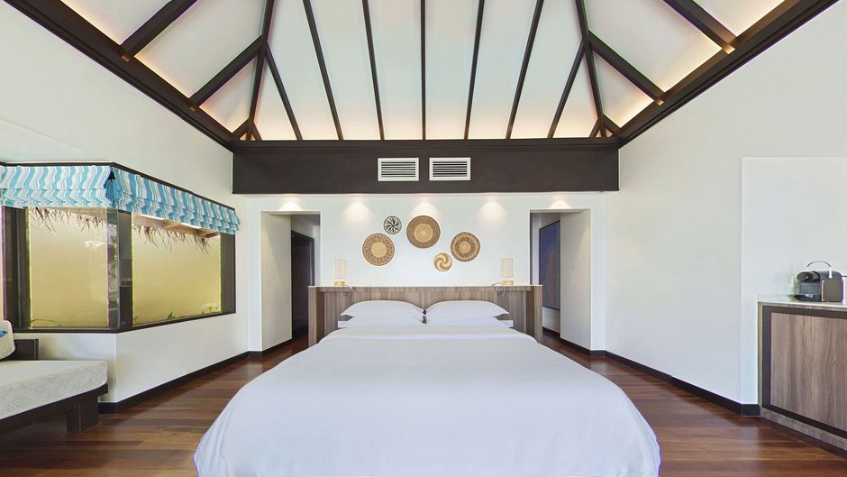 Sheraton Maldives Full Moon Resort & Spa Pool
