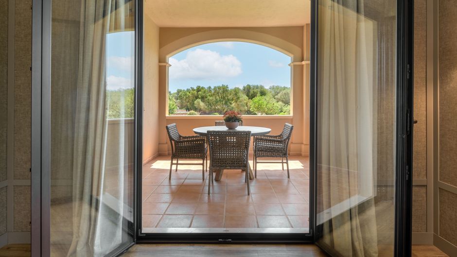 Son Antem, Autograph Collection Suite