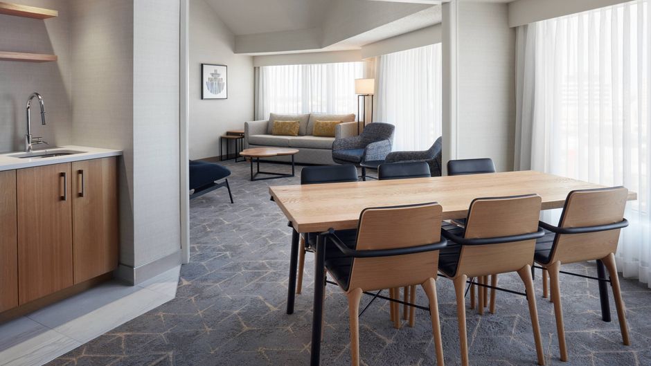 Delta Hotels Saskatoon Downtown Suite