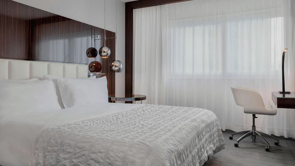 Le Meridien Etoile Suite