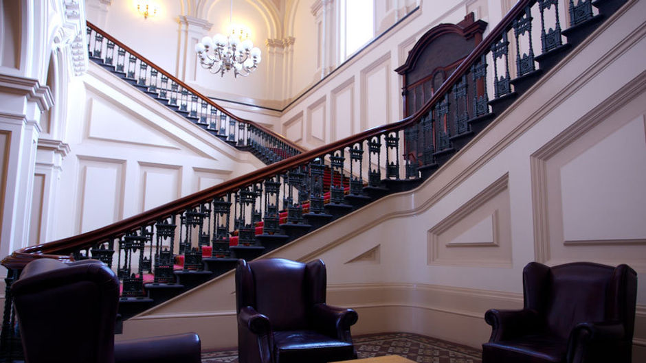 Quest Grand Hotel Melbourne Lobby