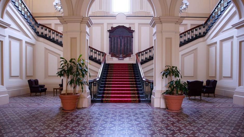 Quest Grand Hotel Melbourne Lobby