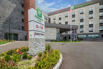 Holiday Inn & Suites Nashville Area