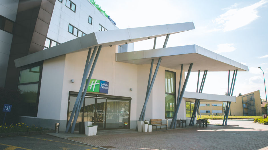 Holiday Inn Express Milan-Malpensa Arpt Exterior