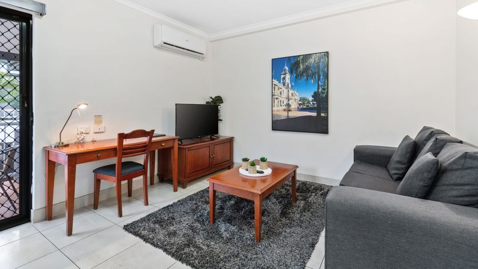 The Coffee House Apartments & Bistro Room