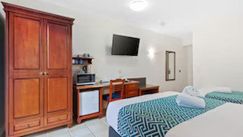 The Coffee House Apartments & Bistro Room