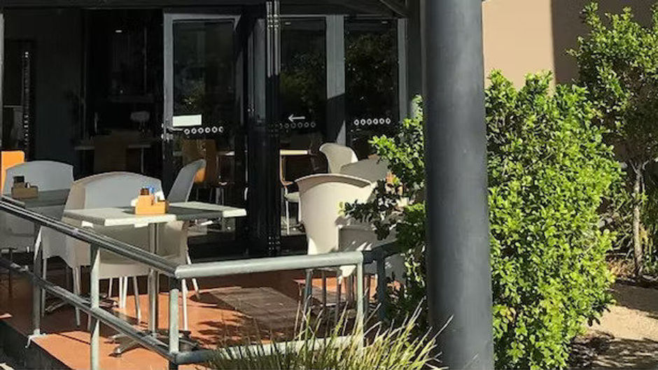 The Coffee House Apartments & Bistro Exterior
