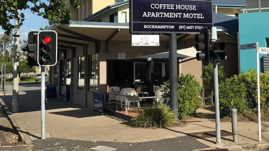 The Coffee House Apartments & Bistro Exterior