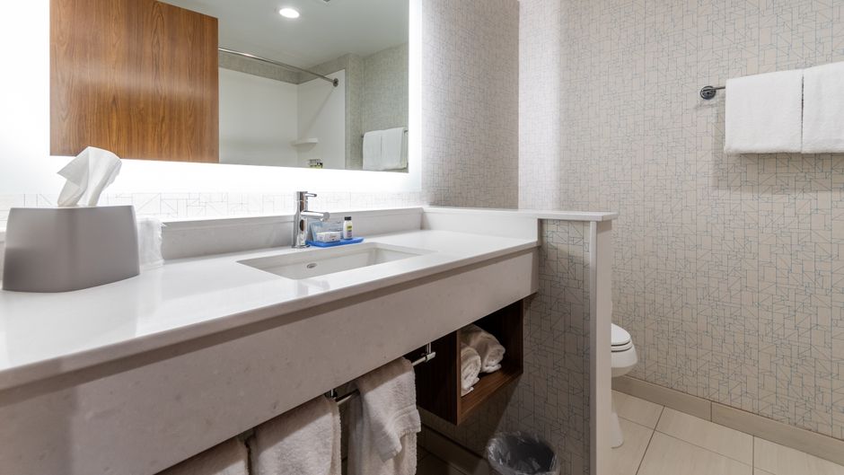 Holiday Inn Express/Stes Chilliwack East Room