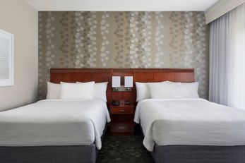 Courtyard by Marriott Lincroft Red Bank