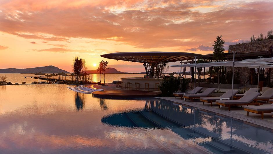 W Costa Navarino Recreation