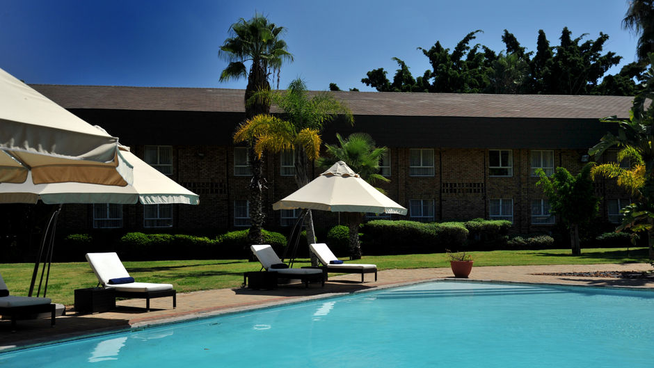 Cresta Lodge Pool