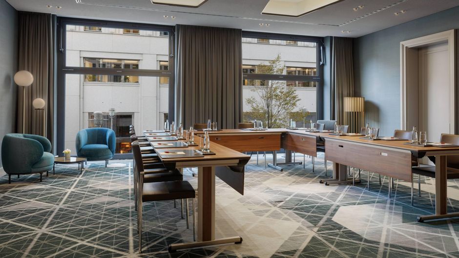 Berlin Marriott Hotel Meeting