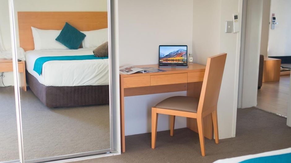 Sunnybank Star Motel Room