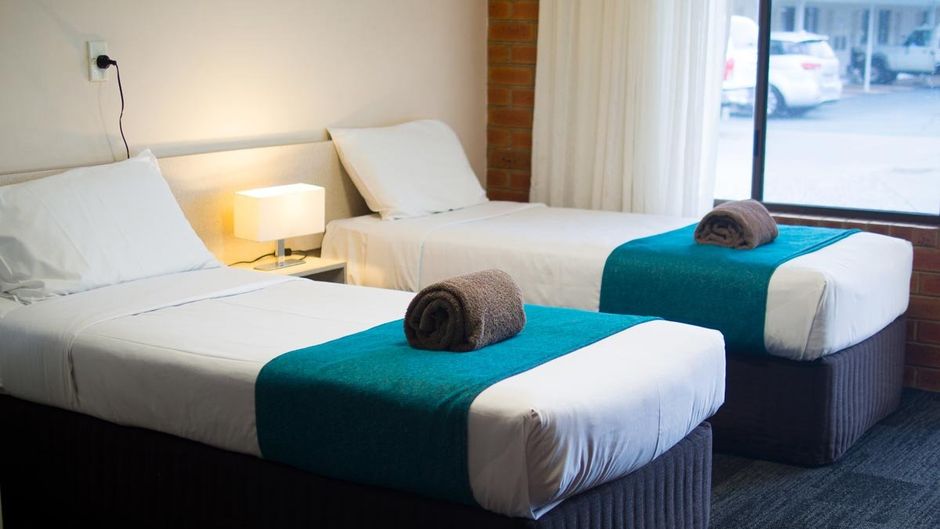 Sunnybank Star Motel Room