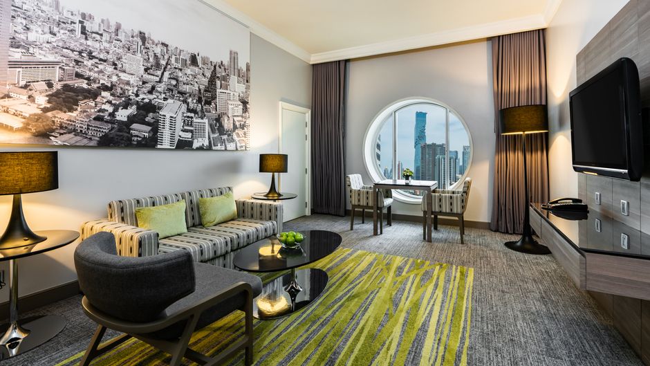 Holiday Inn Bangkok Silom Suite