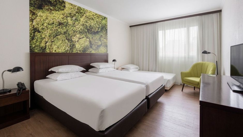 Avenida Hotel Room