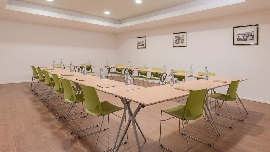 Avenida Hotel Meeting