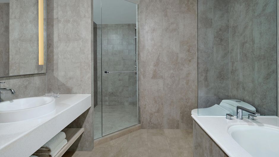 Four Points by Sheraton, Pakuwon Indah Room