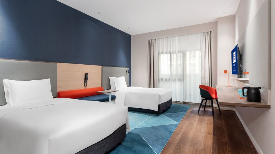Holiday Inn Express University Tech City Room