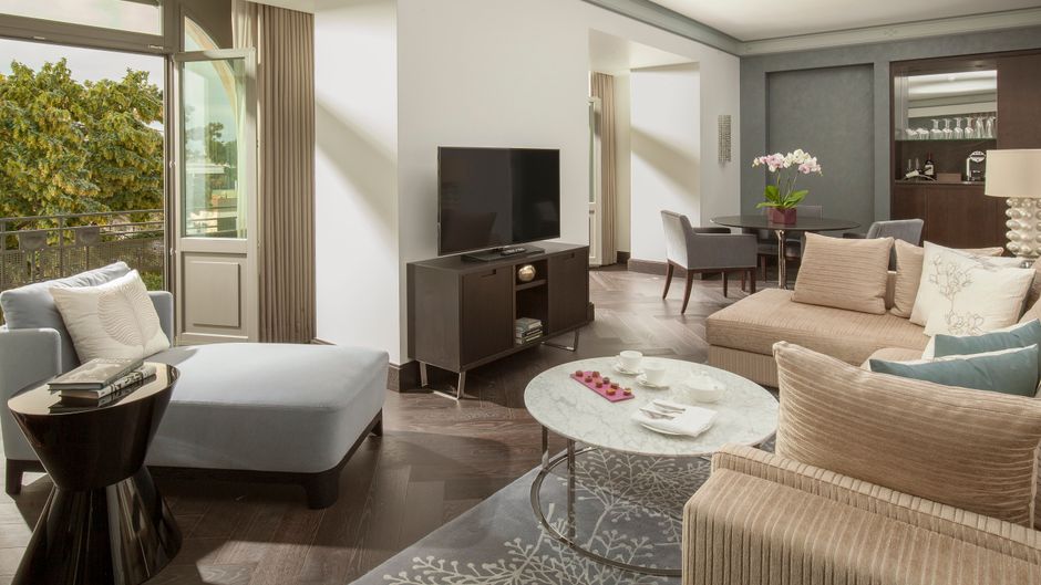 Royal Savoy Hotel & Spa Suite