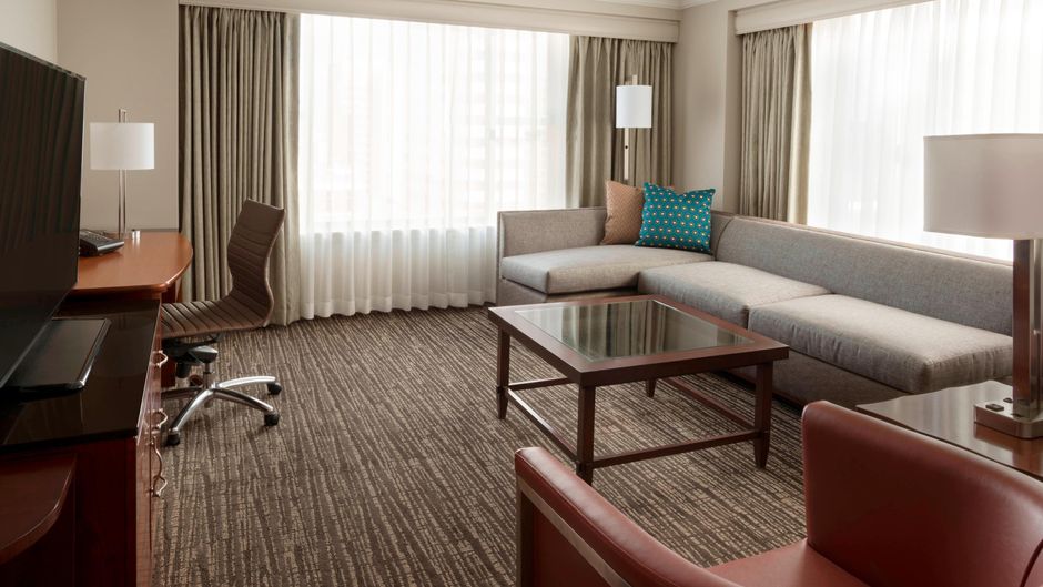 Marriott Downtown at CF Toronto Eaton Centre Suite