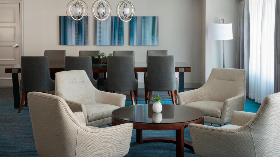 Marriott Downtown at CF Toronto Eaton Centre Suite