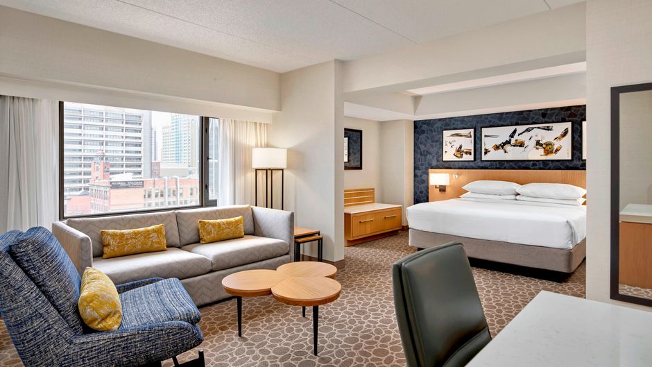 Delta Hotels Calgary Downtown Suite