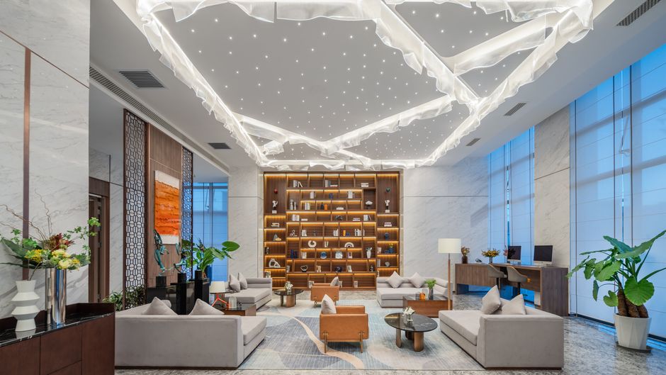 Holiday Inn Express Railway Station Lobby